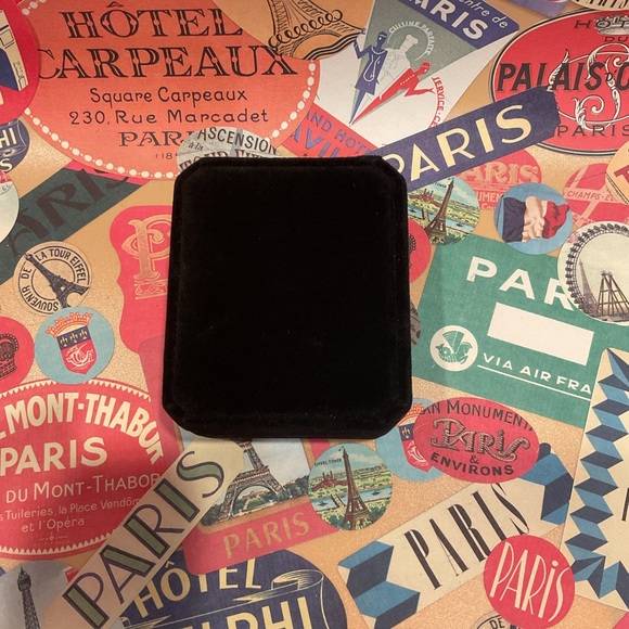 Elegant Blue and 14k Gold Globe Pendant Necklace - Picture 6 of 6